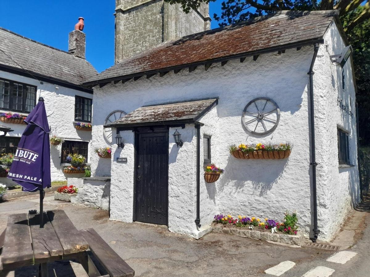 The Weary Friar Inn Pillaton Exterior foto